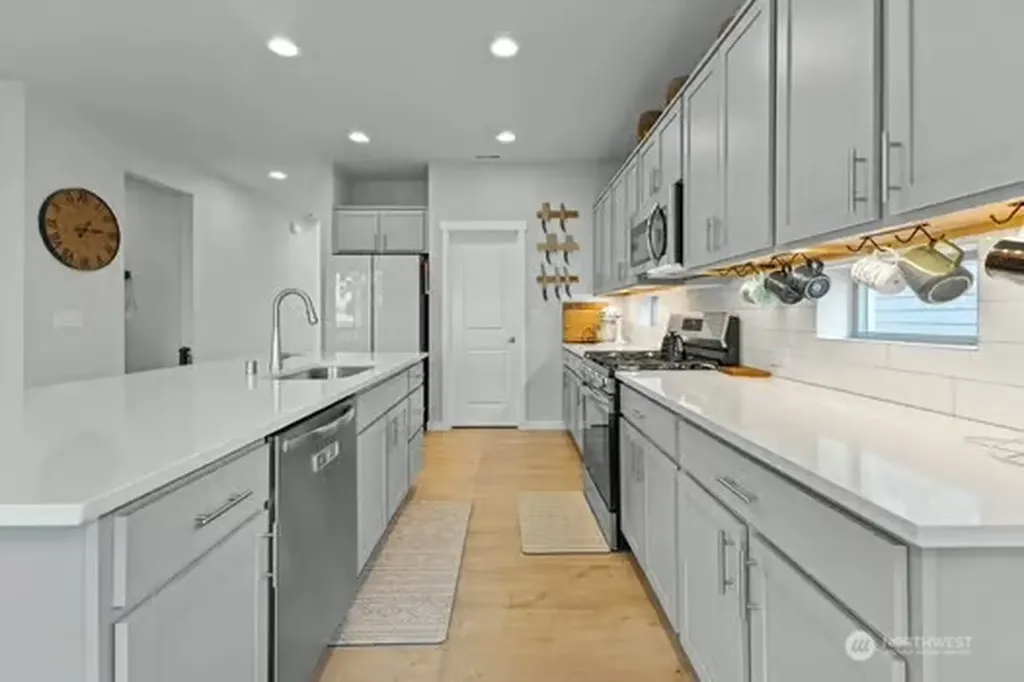 1528 Maas Court Buckley WA 98321