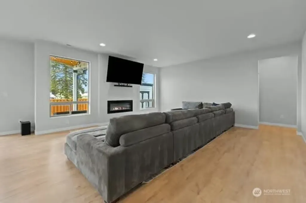 1528 Maas Court Buckley WA 98321