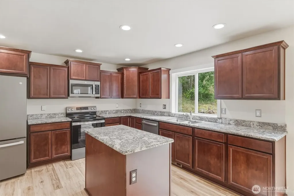 163 Cedar Falls Drive Kelso WA 98626