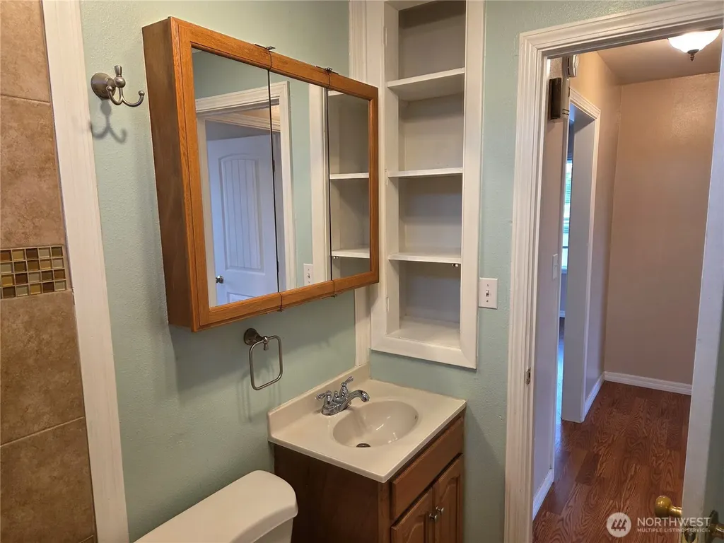 1306 S 3rd Avenue Kelso WA 98626