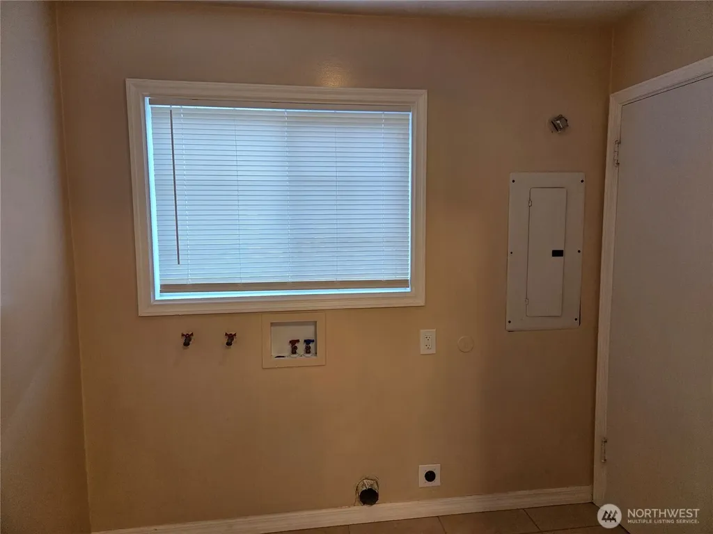 1306 S 3rd Avenue Kelso WA 98626
