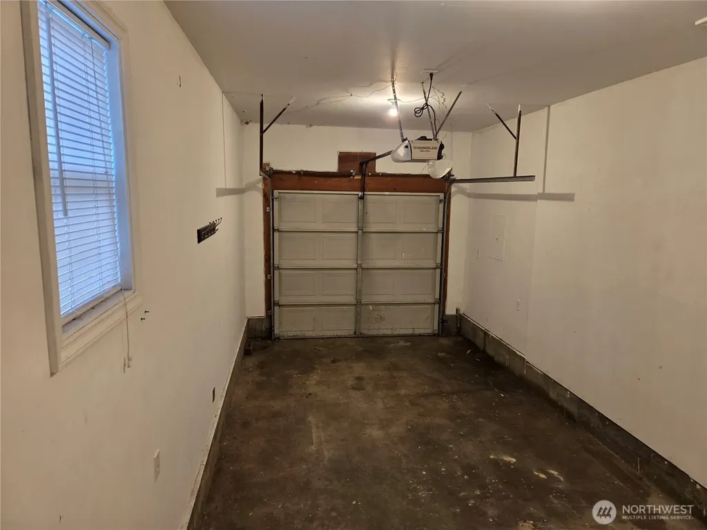 1306 S 3rd Avenue Kelso WA 98626