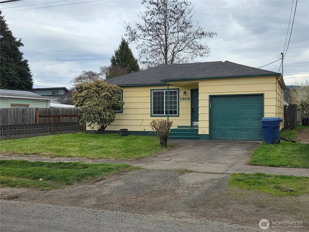 1306 S 3rd Avenue Kelso WA 98626