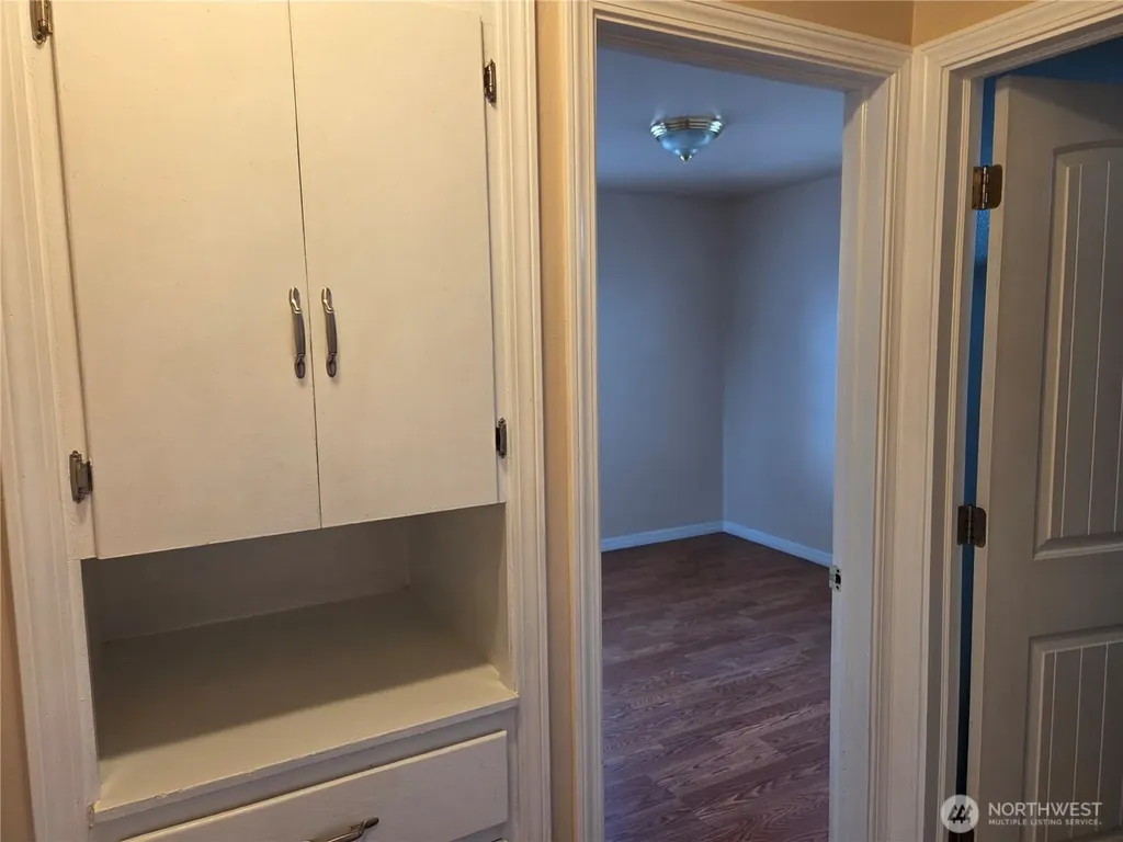 1306 S 3rd Avenue Kelso WA 98626