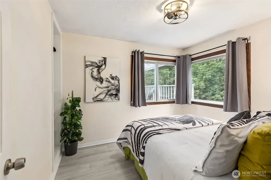 1347 N Pear Street NE Olympia WA 98506