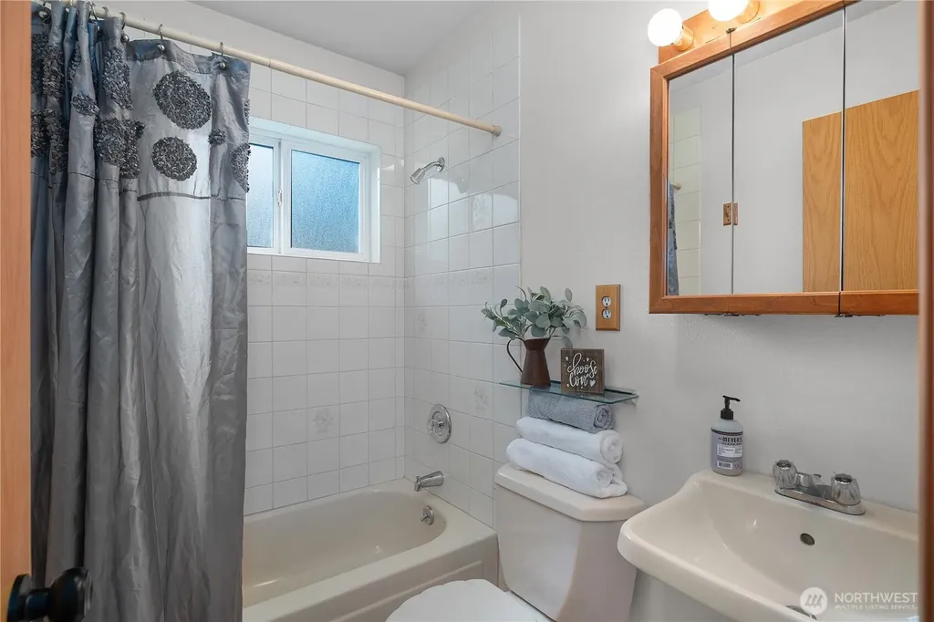 140 E Saint Andrews Drive Shelton WA 98584