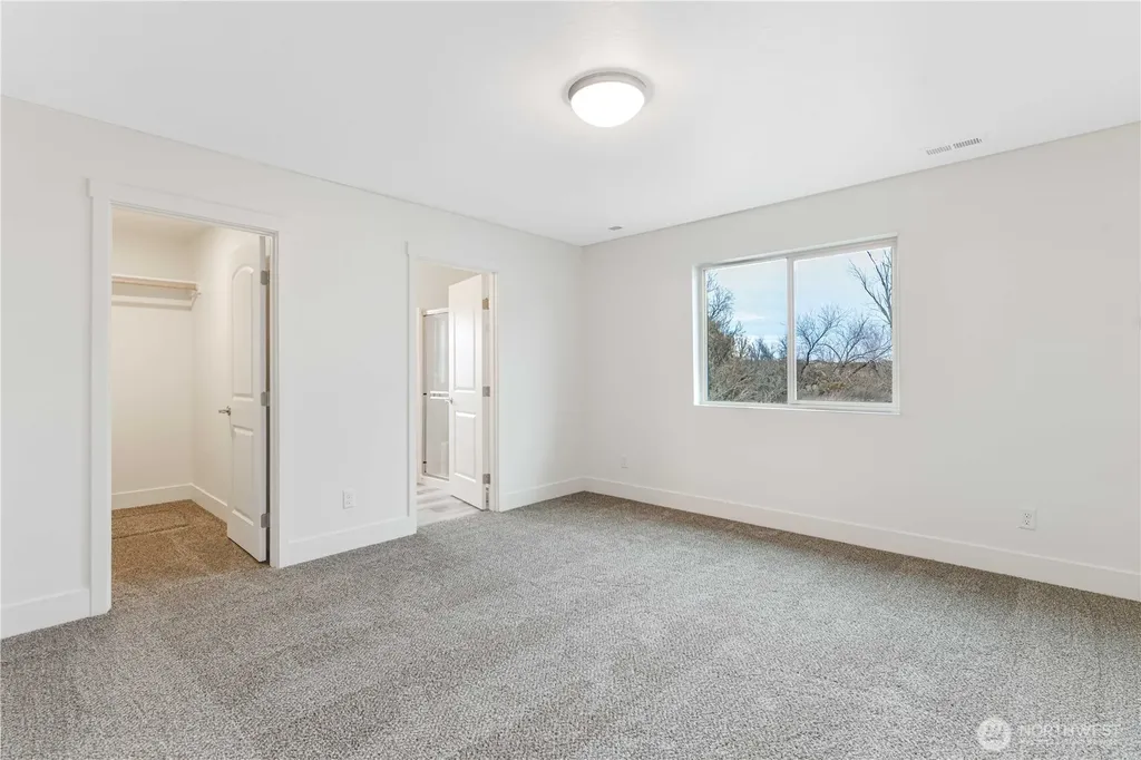 308 N Sandy Loop Moses Lake WA 98837