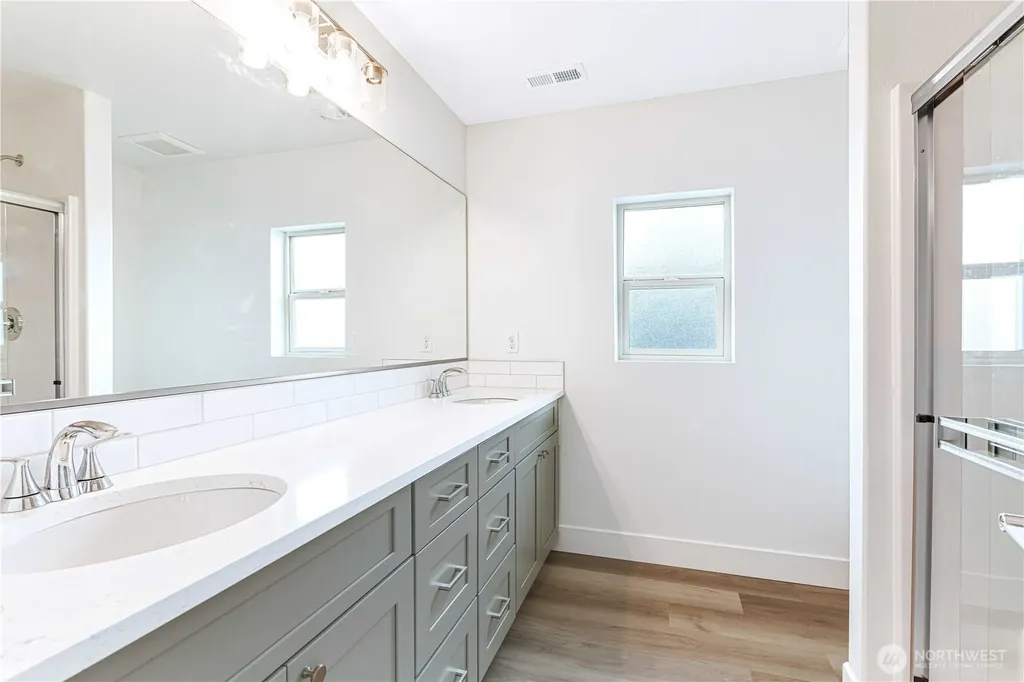 308 N Sandy Loop Moses Lake WA 98837