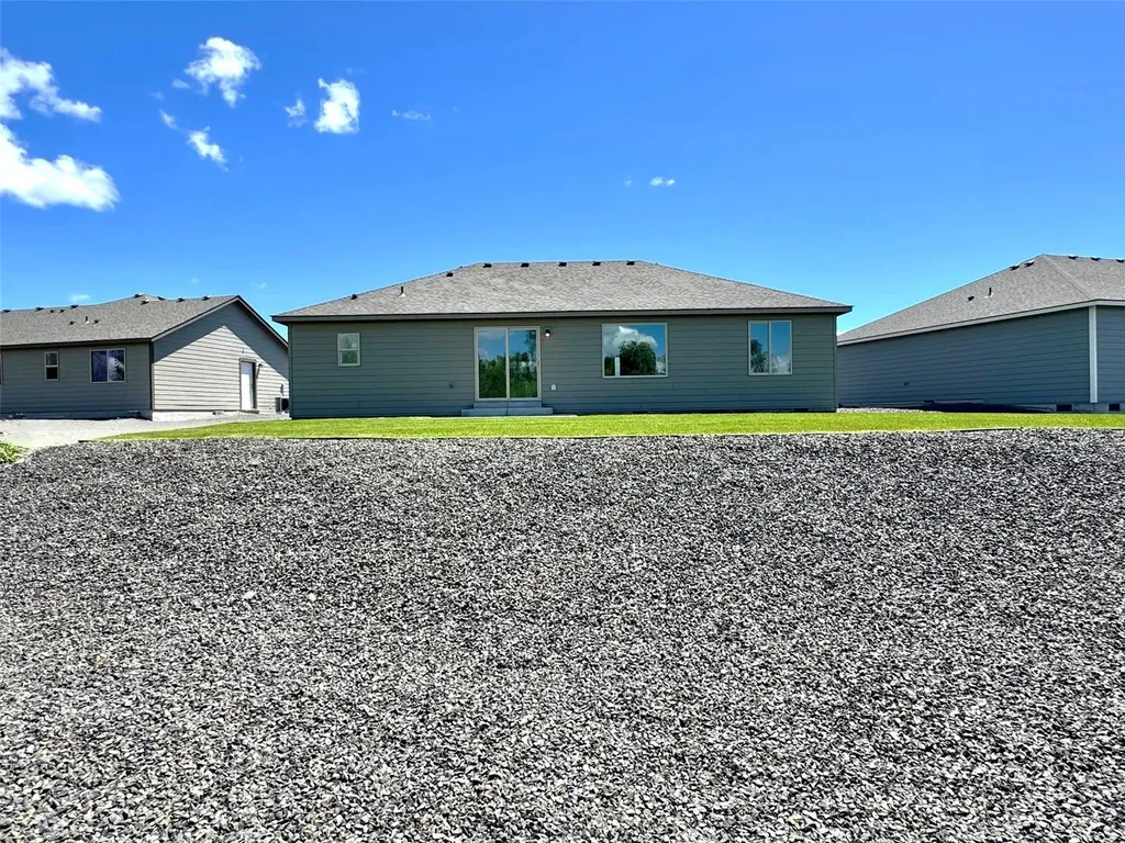 308 N Sandy Loop Moses Lake WA 98837