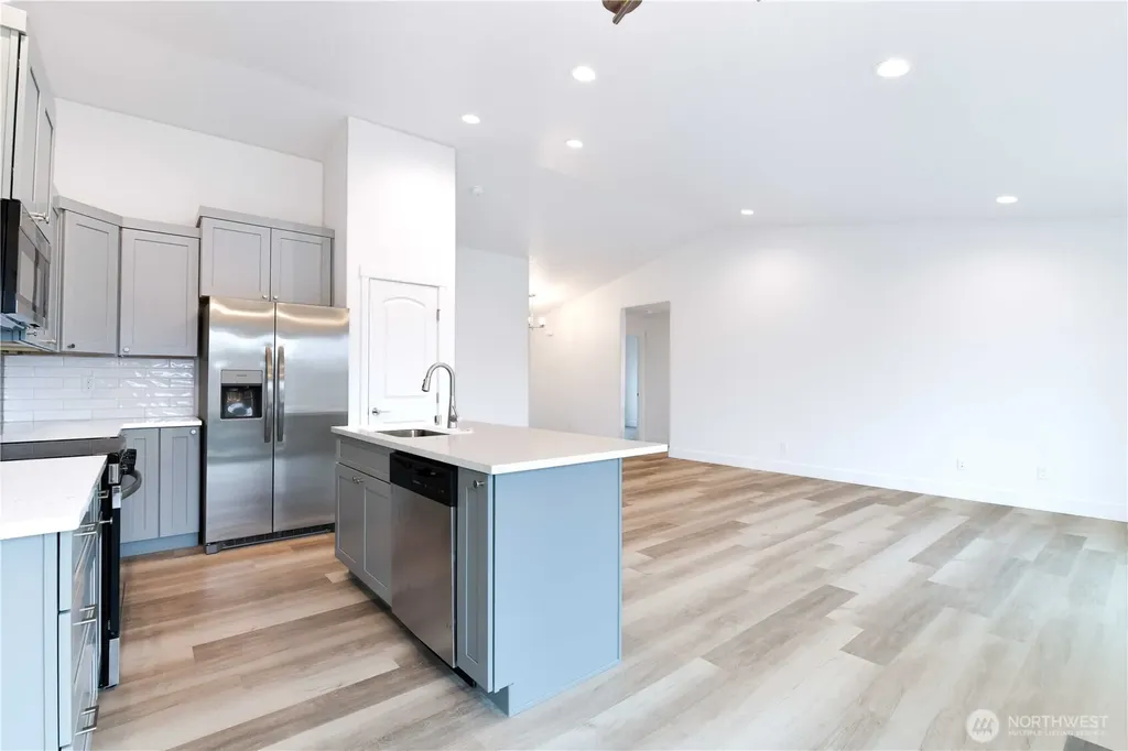 308 N Sandy Loop Moses Lake WA 98837