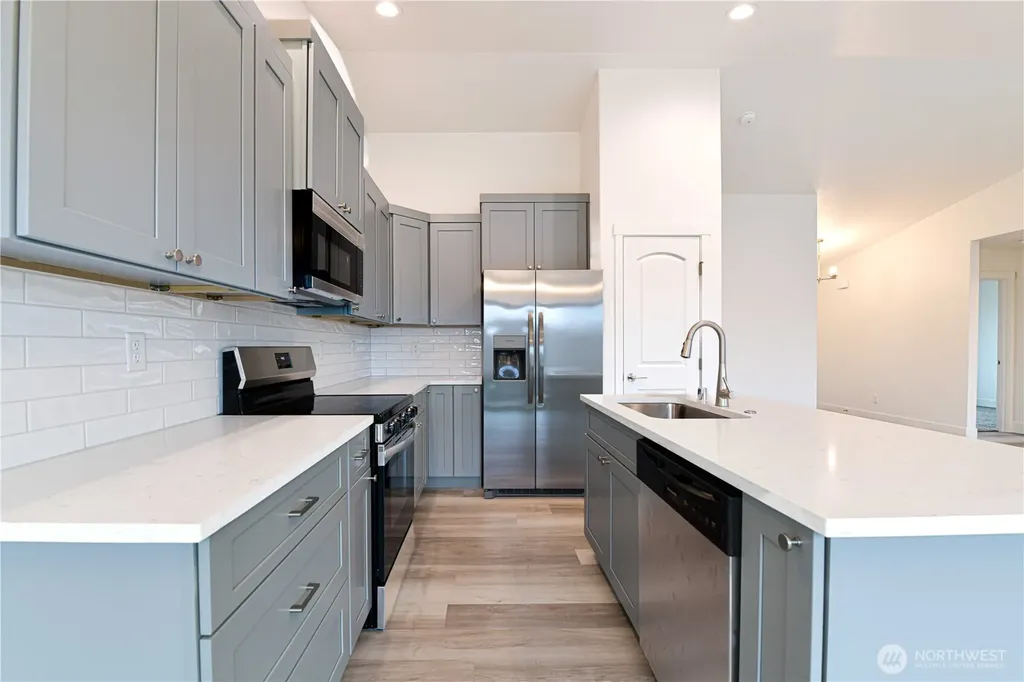 308 N Sandy Loop Moses Lake WA 98837