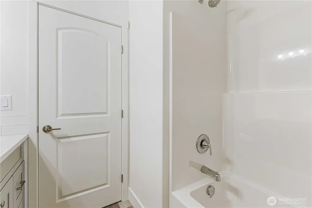 308 N Sandy Loop Moses Lake WA 98837