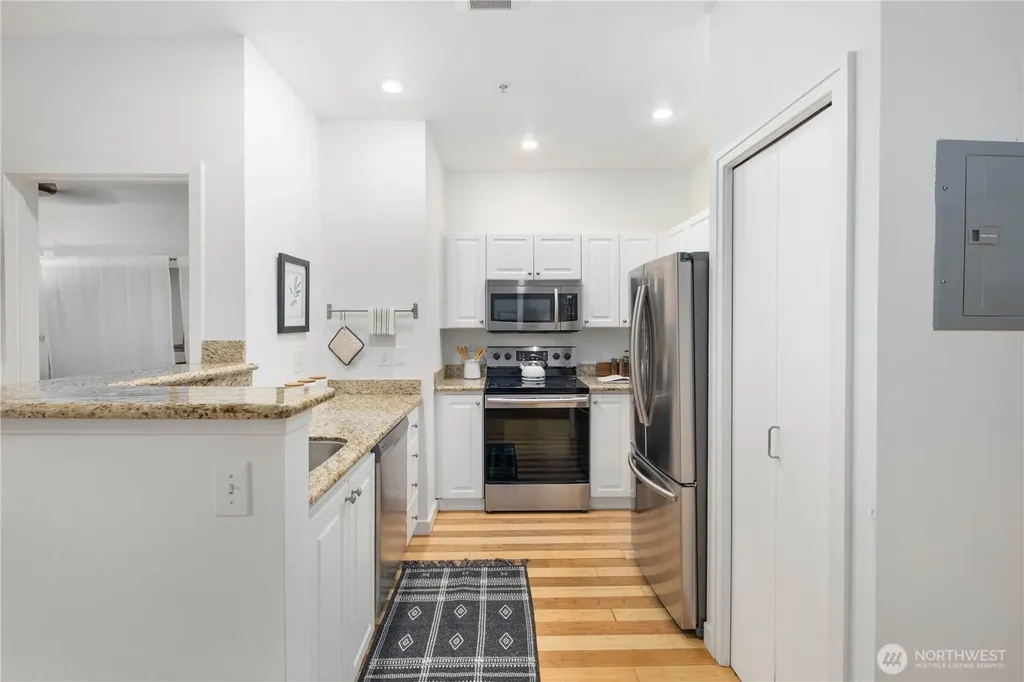 2415 2nd Avenue Seattle WA 98121