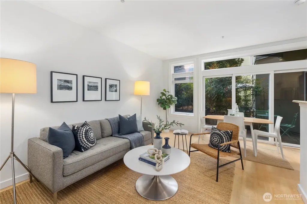 2415 2nd Avenue Seattle WA 98121