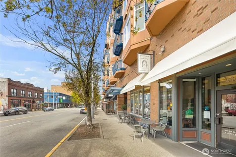 2415 2nd Avenue Seattle WA 98121