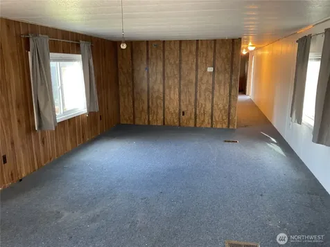 5629 113th Avenue E Puyallup WA 98372