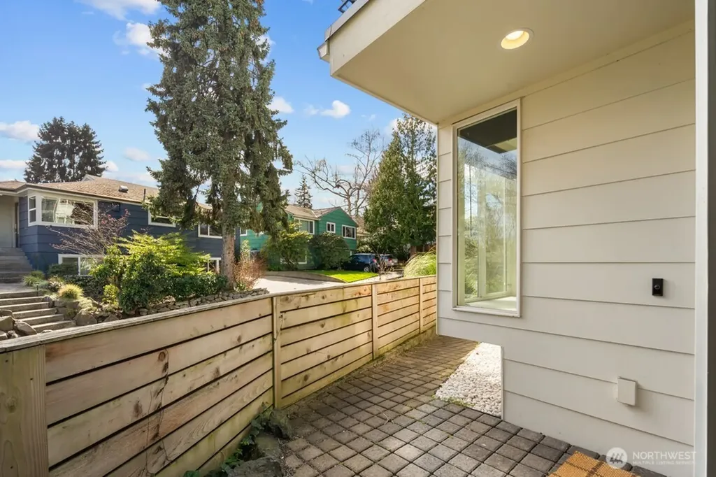 712 W Bertona Street Seattle WA 98119