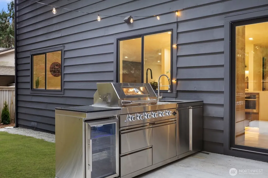 14824 119th Ave NE Kirkland WA 98034