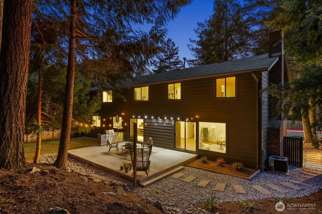 14824 119th Ave NE Kirkland WA 98034