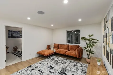 14824 119th Ave NE Kirkland WA 98034