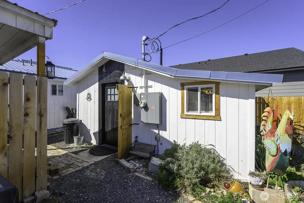 30 Cherry Street S Soap Lake WA 98851