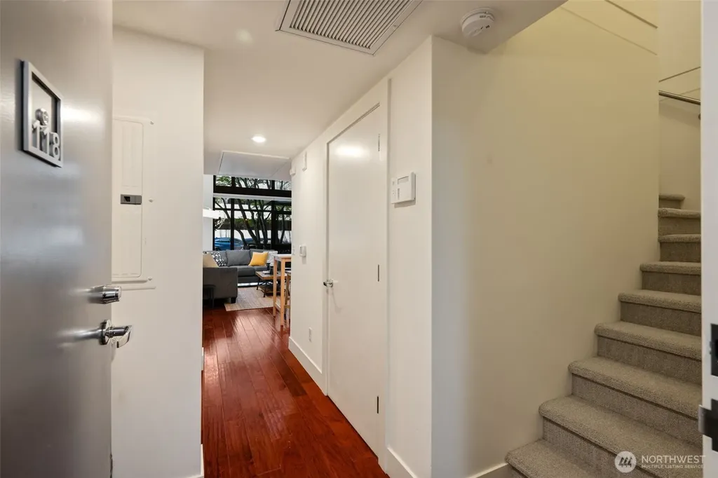 2911 2nd Avenue Seattle WA 98121