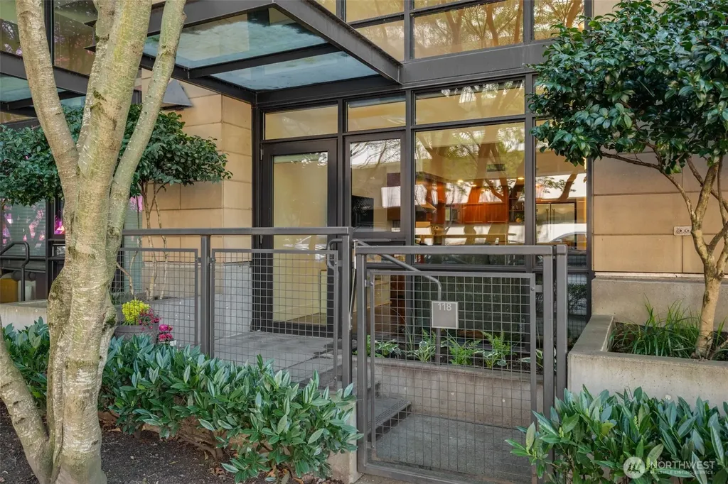 2911 2nd Avenue Seattle WA 98121
