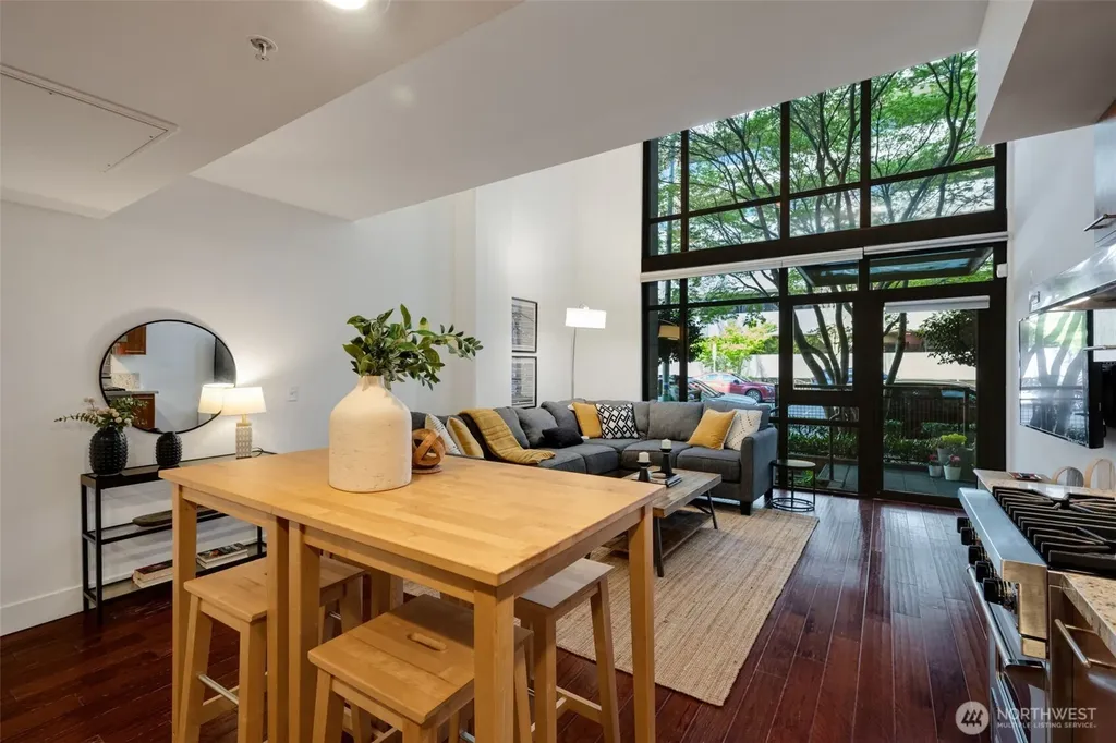 2911 2nd Avenue Seattle WA 98121