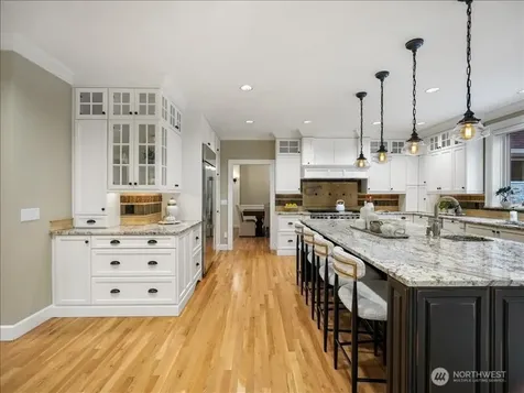 6158 162nd Place SE Bellevue WA 98006