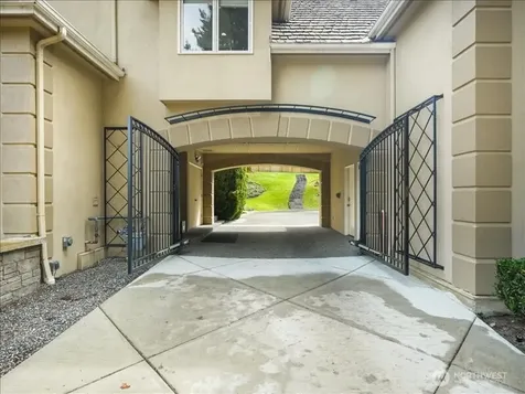 6158 162nd Place SE Bellevue WA 98006