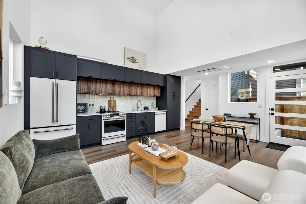 6318 41st Avenue SW Seattle WA 98136