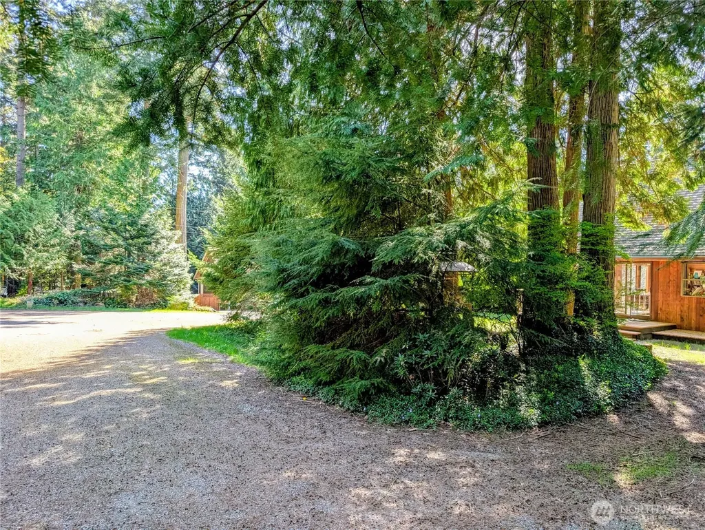 1940 N Cedar Park Drive Point Roberts WA 98281