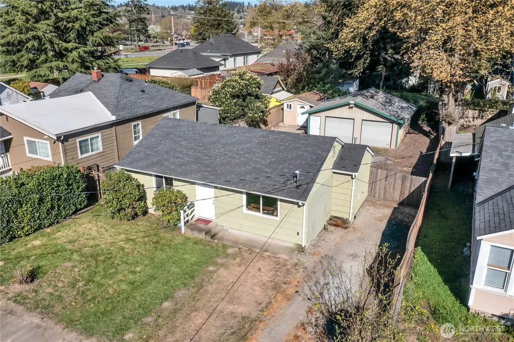 516 6th Ave S Kent WA 98032