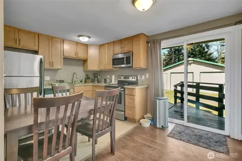 516 6th Ave S Kent WA 98032