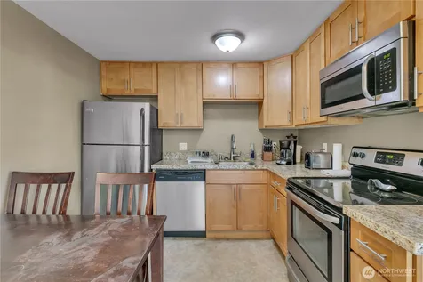 516 6th Ave S Kent WA 98032