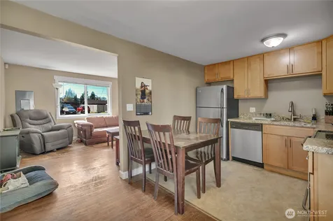 516 6th Ave S Kent WA 98032