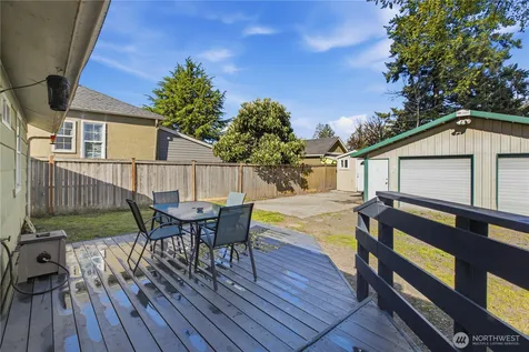 516 6th Ave S Kent WA 98032