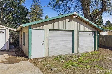 516 6th Ave S Kent WA 98032