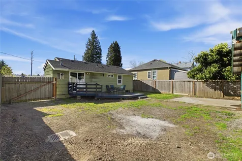 516 6th Ave S Kent WA 98032
