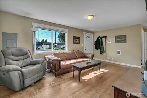 516 6th Ave S Kent WA 98032