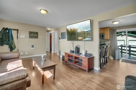 516 6th Ave S Kent WA 98032