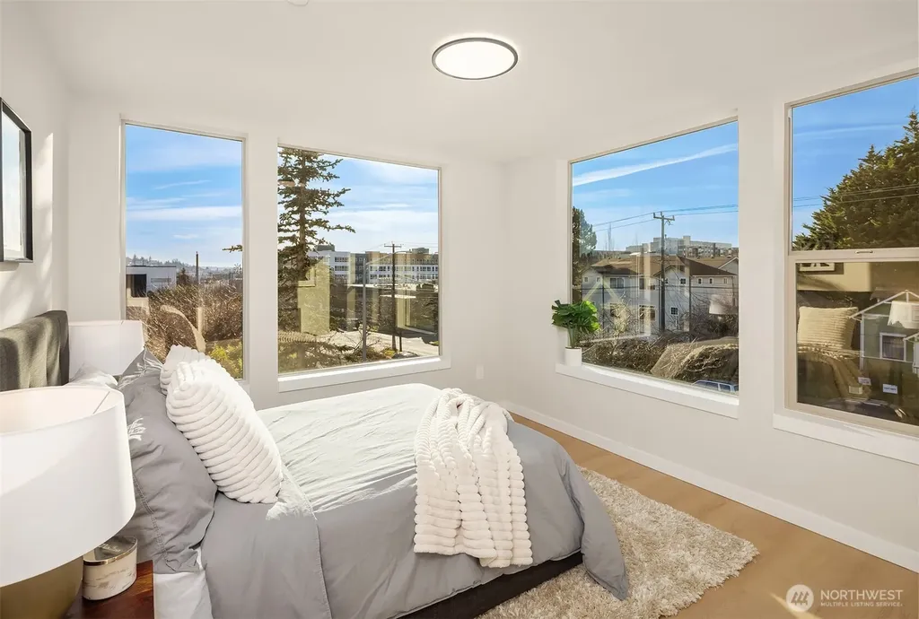 5718 14th Avenue NW Seattle WA 98107