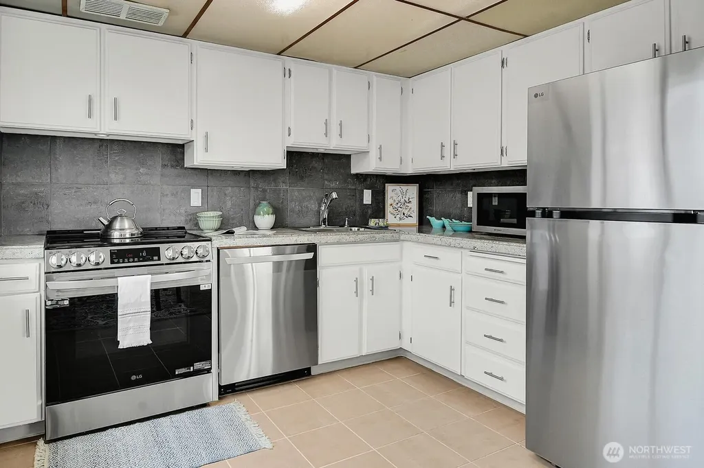 912 3rd Avenue W Seattle WA 98119