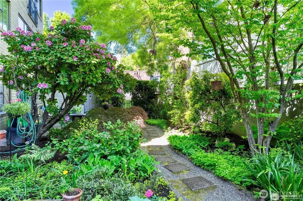 912 3rd Avenue W Seattle WA 98119