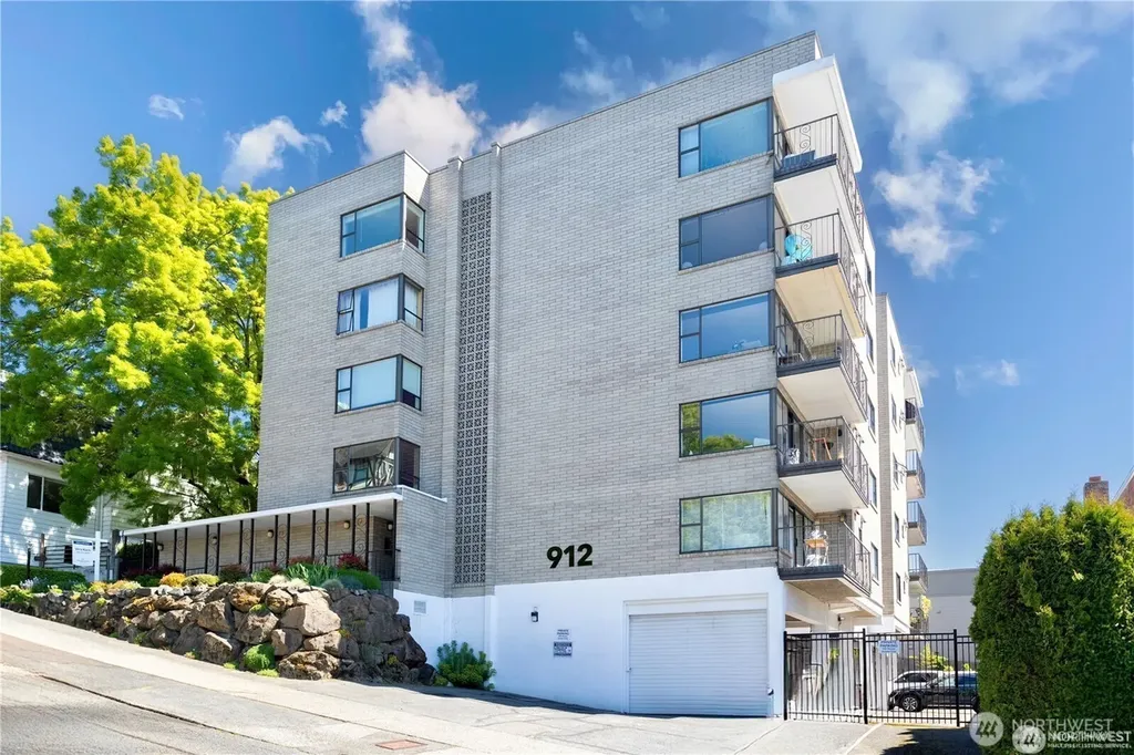 912 3rd Avenue W Seattle WA 98119