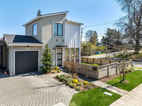 7502 32nd Avenue NE Seattle WA 98115