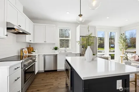 7502 32nd Avenue NE Seattle WA 98115