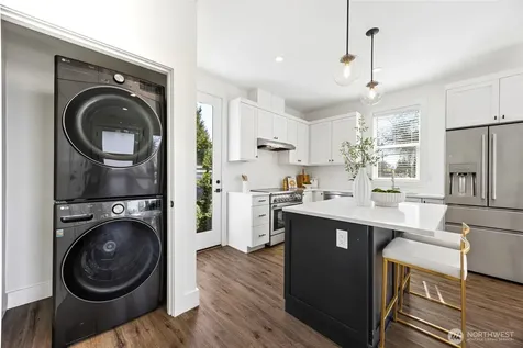 7502 32nd Avenue NE Seattle WA 98115