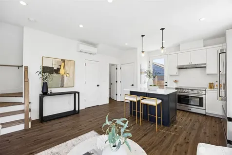 7502 32nd Avenue NE Seattle WA 98115