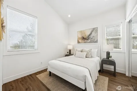 7502 32nd Avenue NE Seattle WA 98115